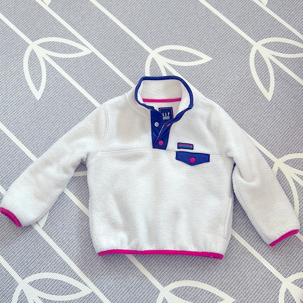 Gap fleece